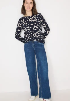 Shirt mit U-Boot-Ausschnitt