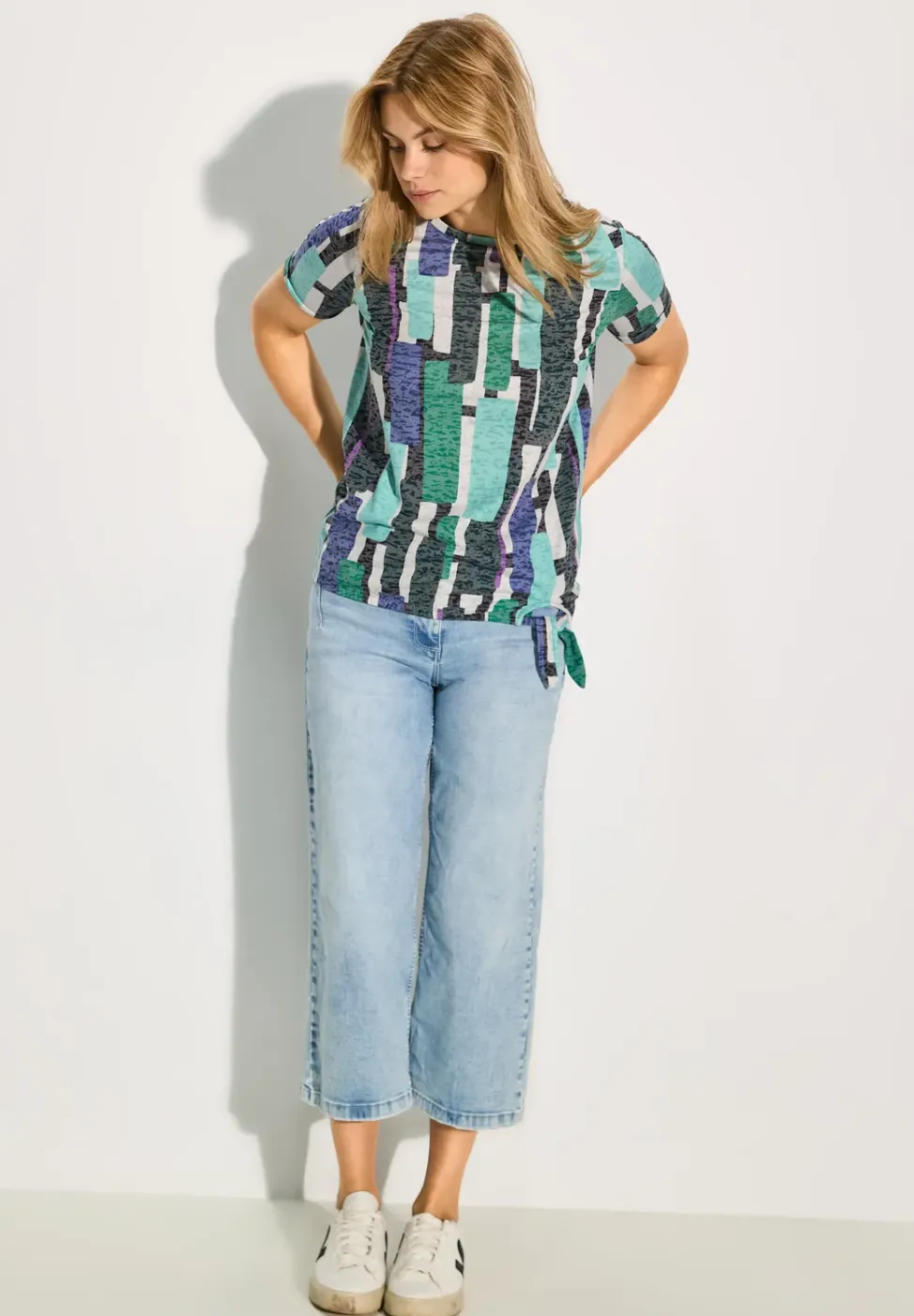 Shirt im Burn-Out-Look