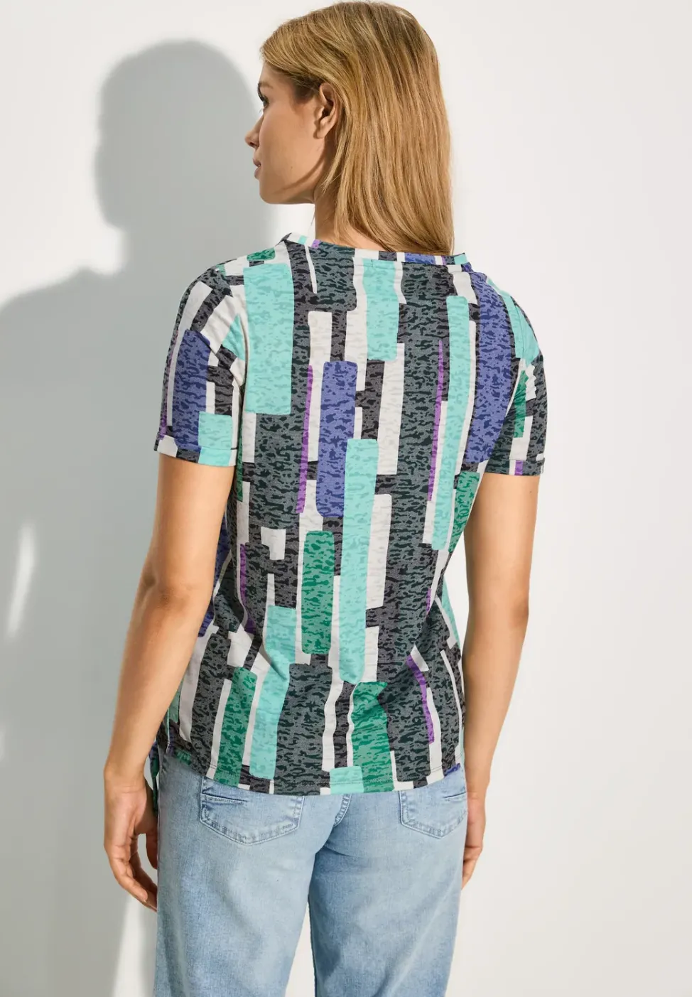 Shirt im Burn-Out-Look