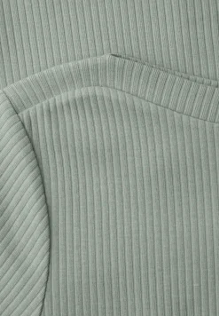 Shirt in Rippstruktur