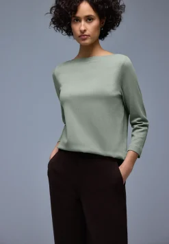 Shirt in Rippstruktur