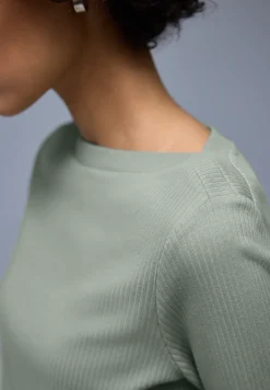 Shirt in Rippstruktur