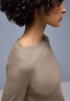 Shirt in Rippstruktur
