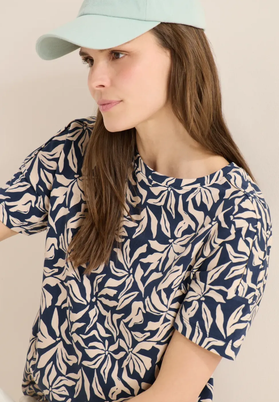 Shirt mit Boatneck und floralem Print