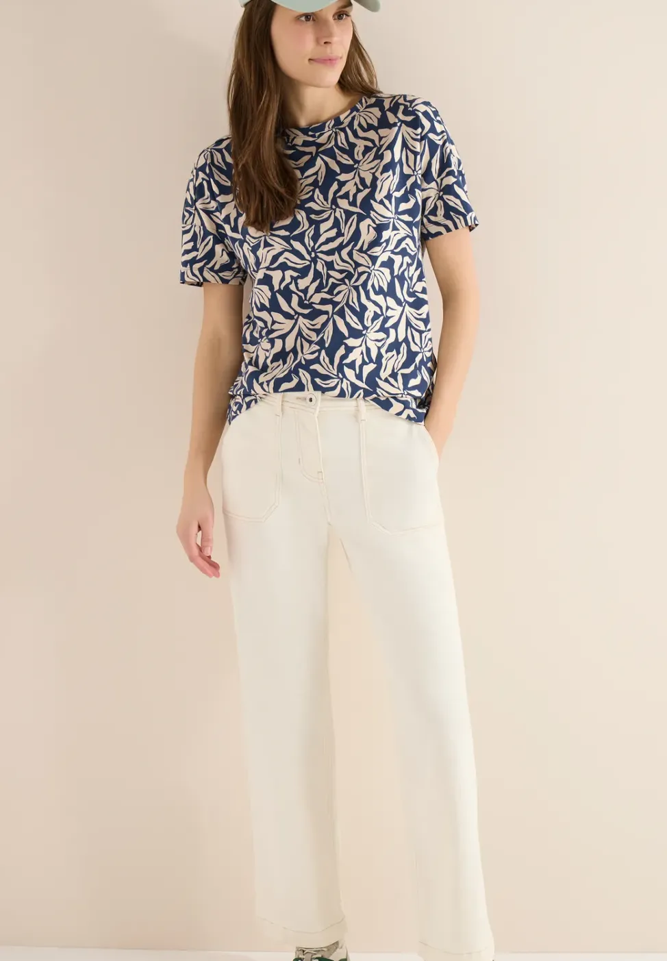 Shirt mit Boatneck und floralem Print