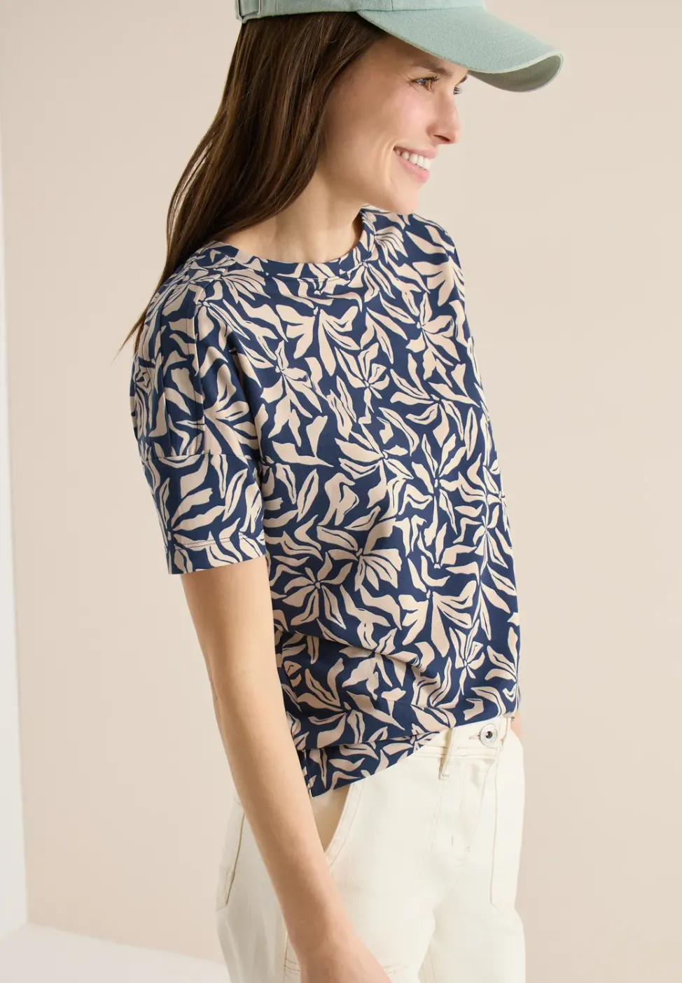 Shirt mit Boatneck und floralem Print