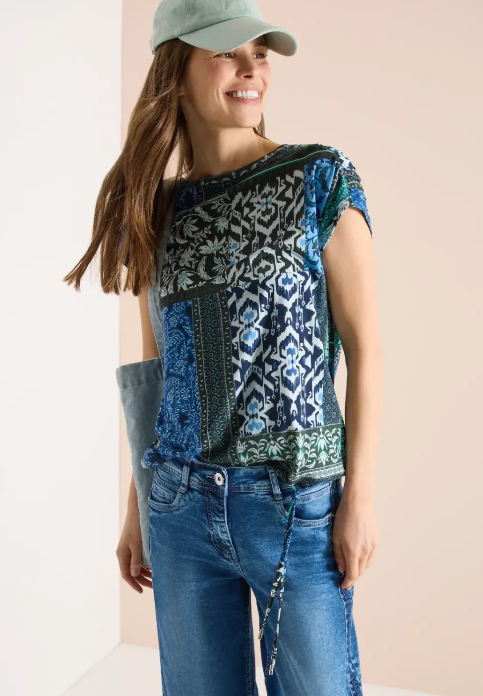 Shirt mit Boat Neck und Patchwork-Print
