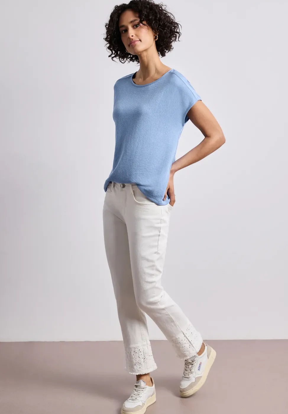 Shirt mit Boatneck und Schulterdetail