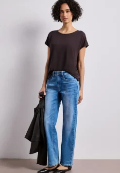 Shirt mit Boatneck und Schulterdetail