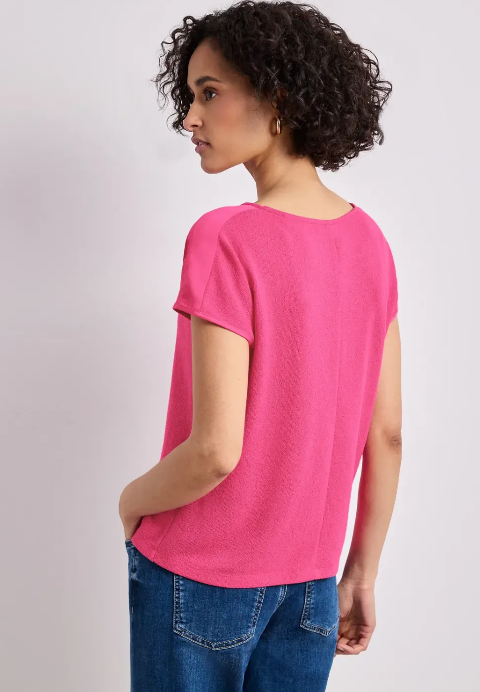 Shirt mit Boatneck und Schulterdetail
