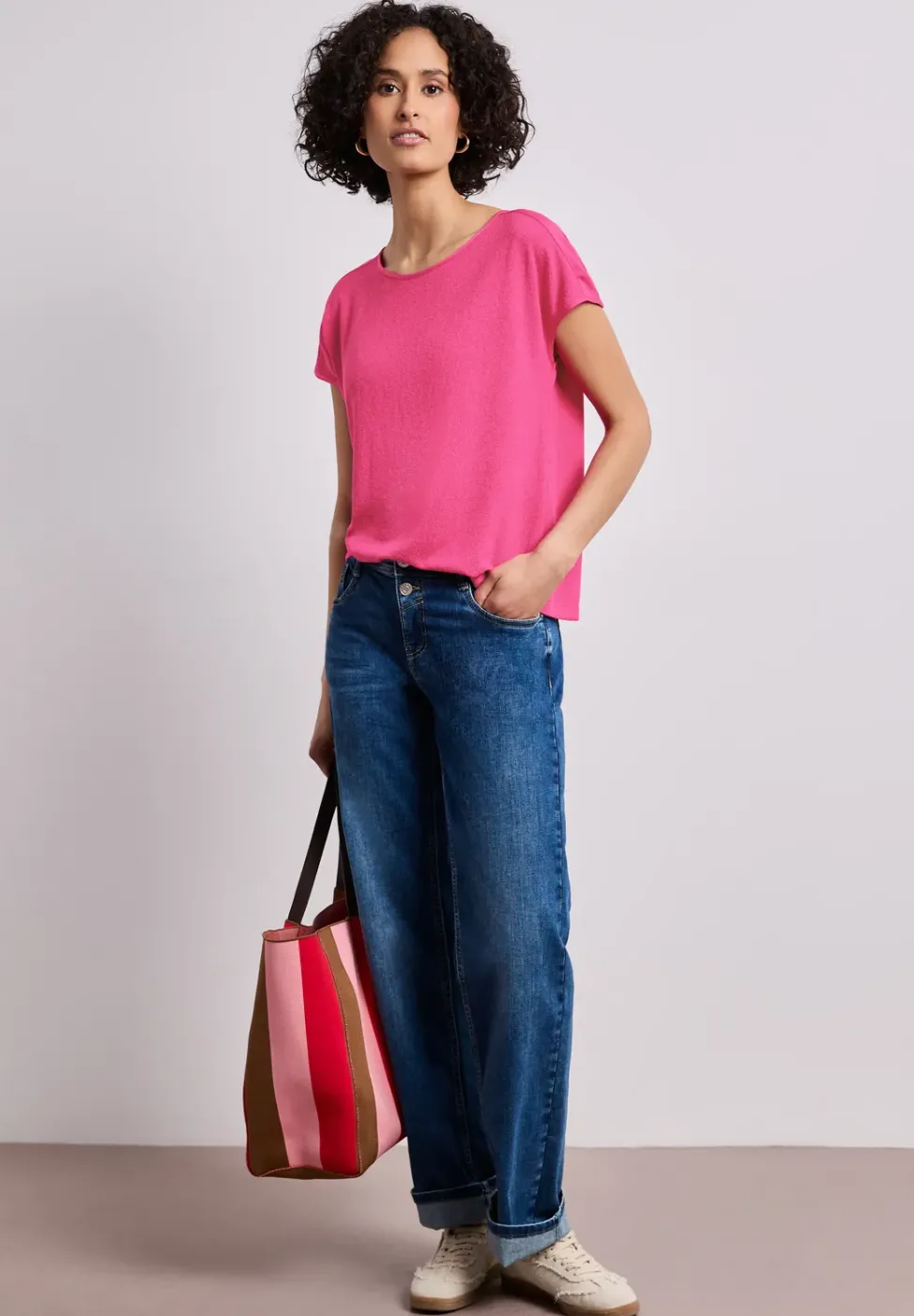Shirt mit Boatneck und Schulterdetail