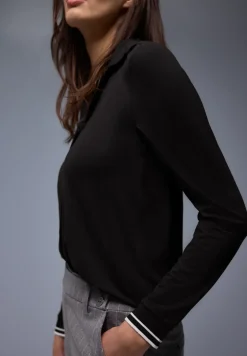 Shirt mit College-Details