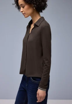 Shirt mit College-Details