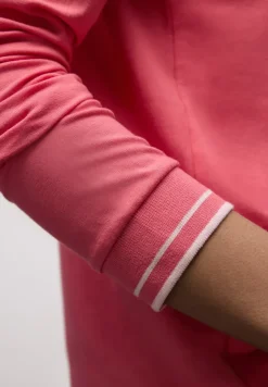 Shirt mit College-Details