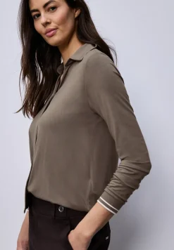 Shirt mit College-Details