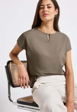 Shirt mit Cut-Out
