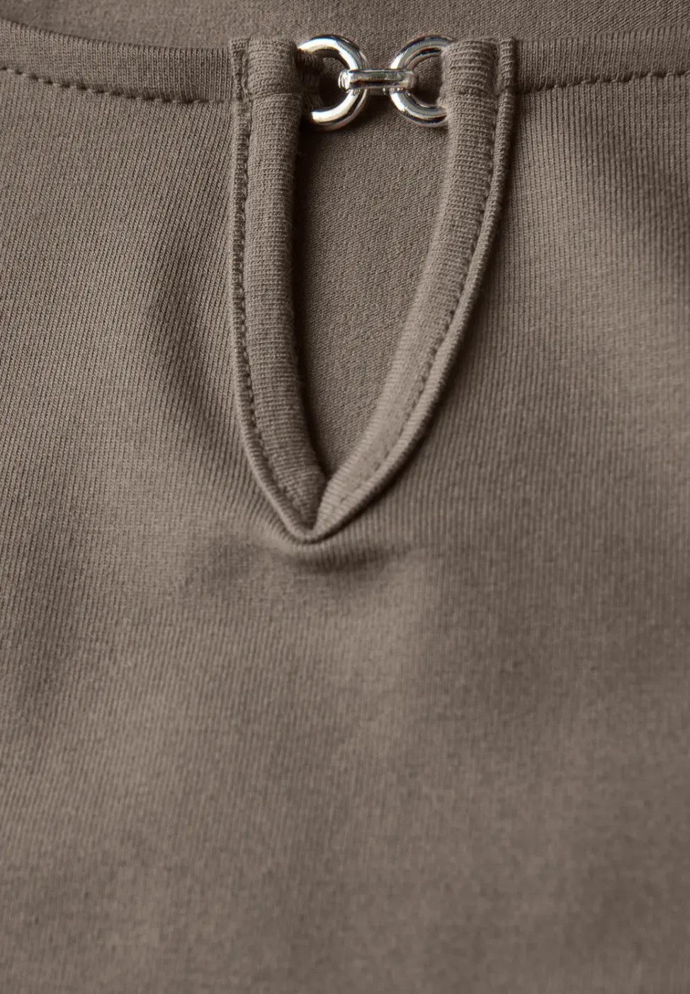 Shirt mit Cut-Out