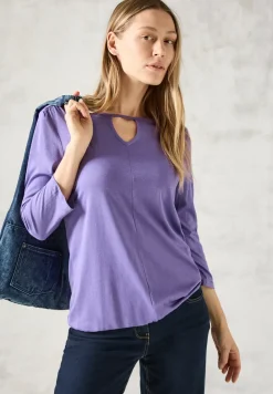 Shirt mit Cut Out