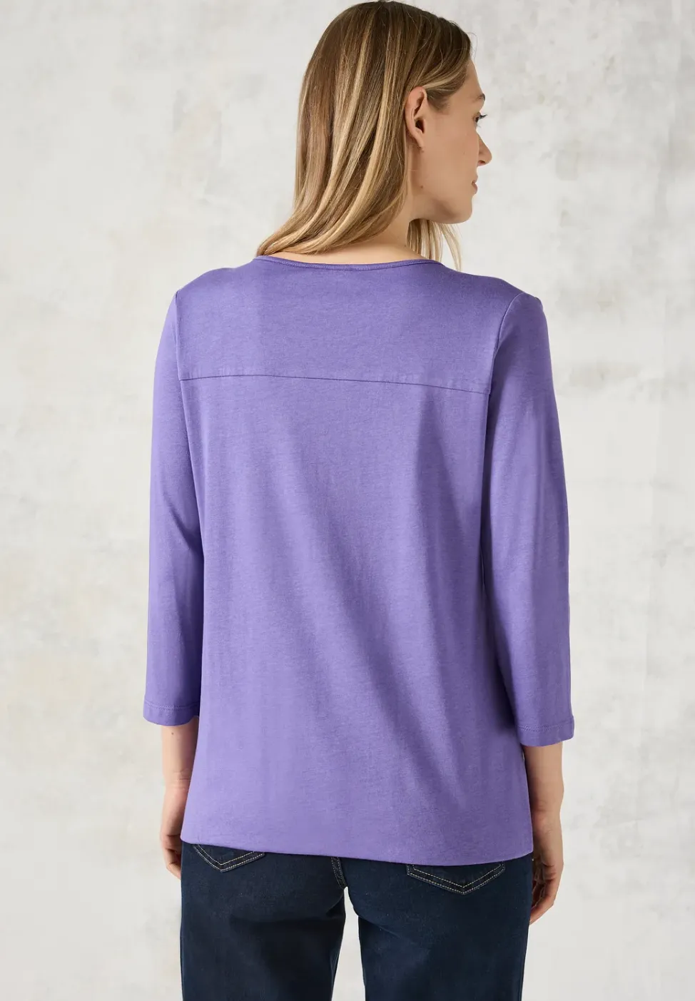 Shirt mit Cut Out