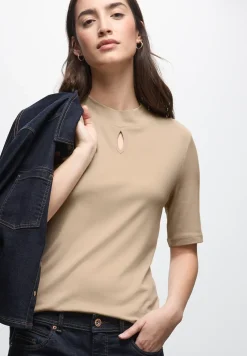 Shirt mit Cut-Out Detail