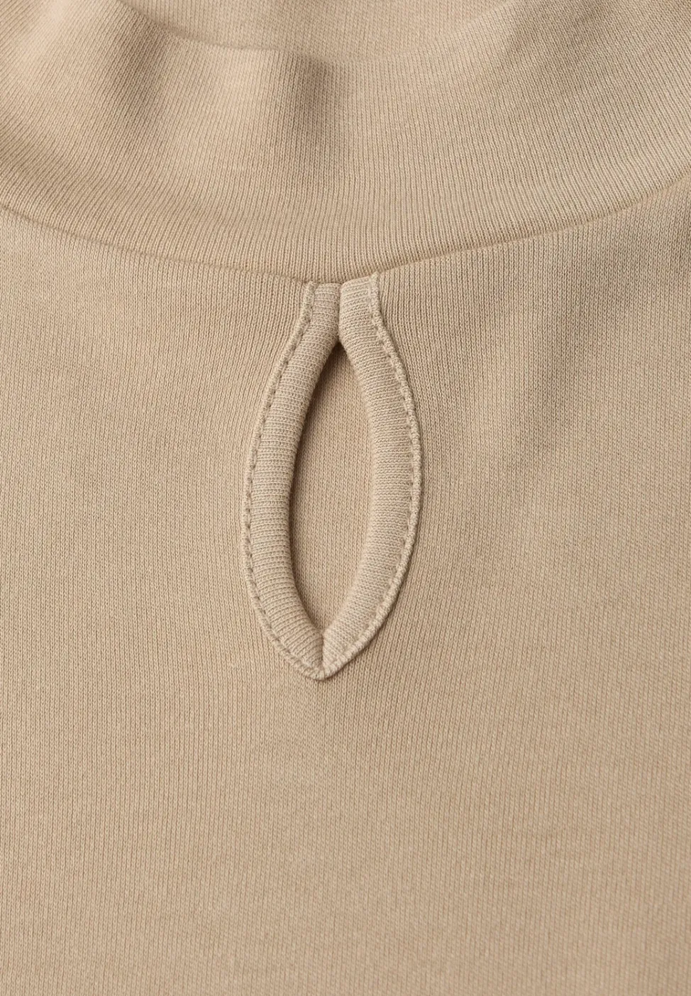 Shirt mit Cut-Out Detail