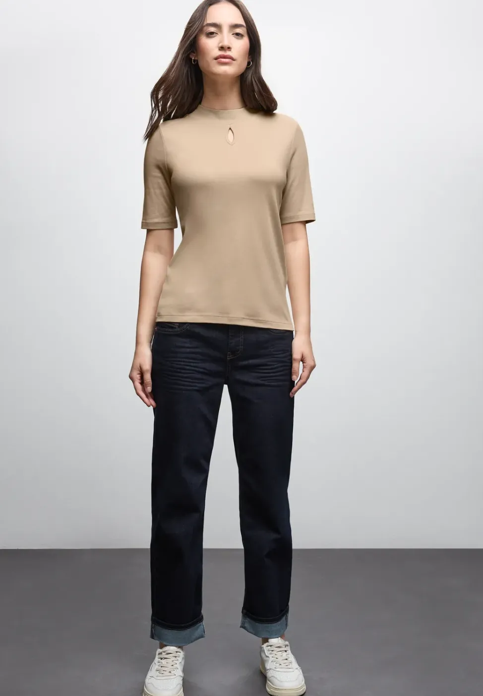 Shirt mit Cut-Out Detail