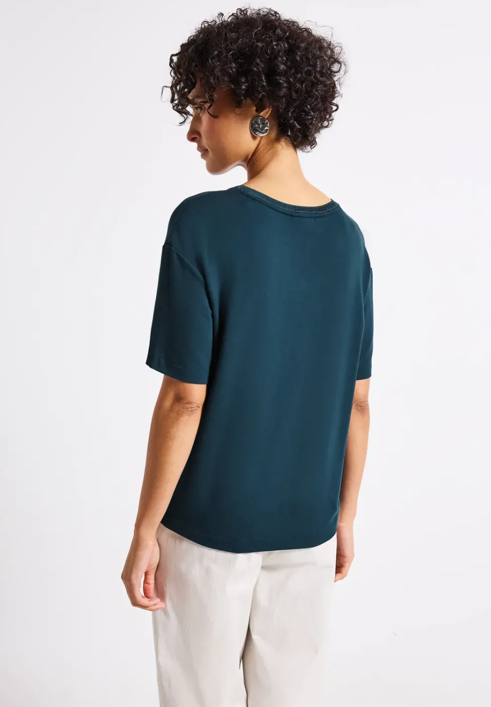 Shirt mit Deko-Ausschnitt