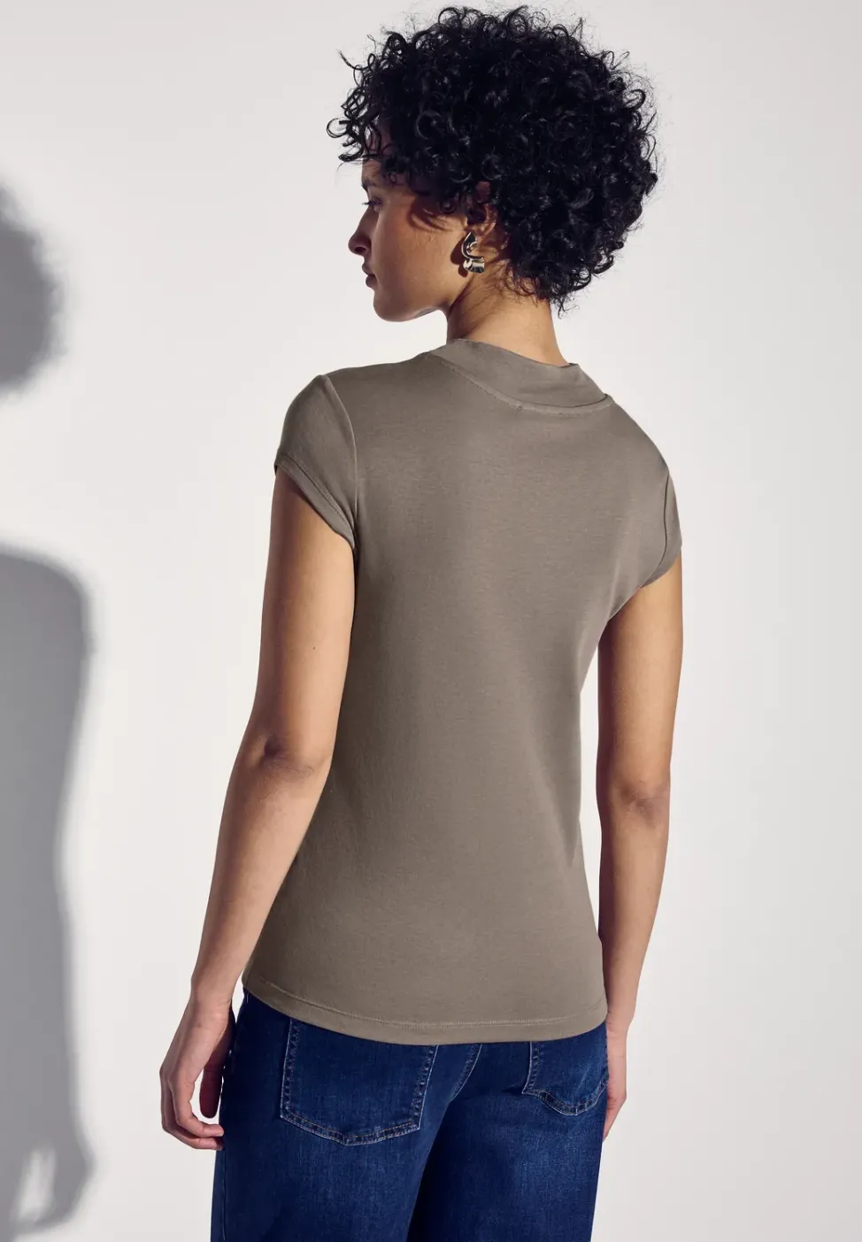 Shirt mit dezentem Cut-Out
