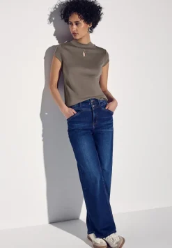 Shirt mit dezentem Cut-Out