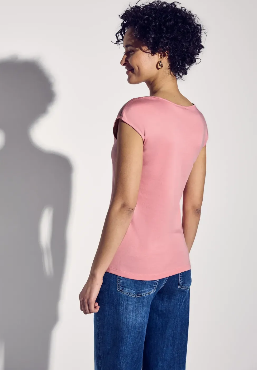 Shirt mit Diamant-Ausschnitt