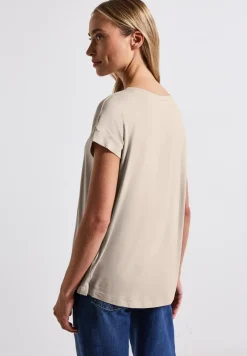 Shirt mit feinen Linien