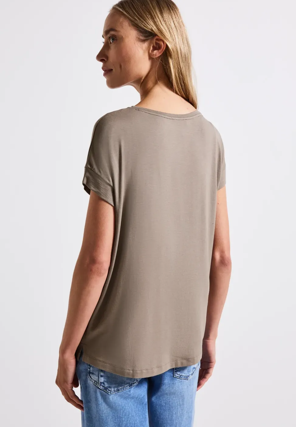 Shirt mit feinen Linien