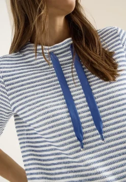 Shirt mit Funnel Neck und Struktur