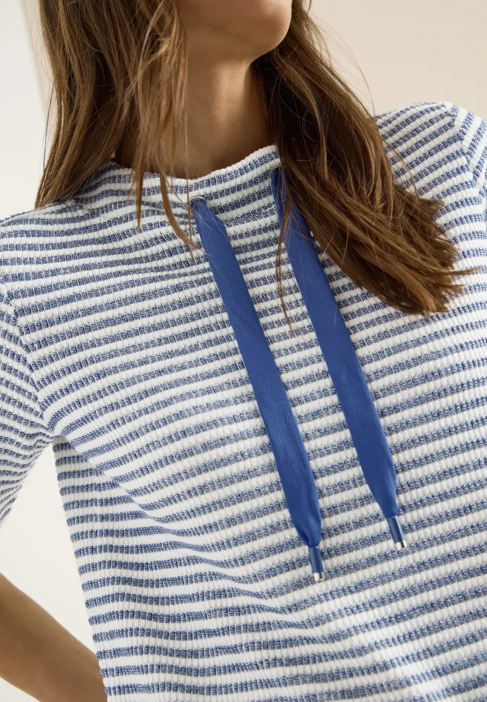Shirt mit Funnel Neck und Struktur
