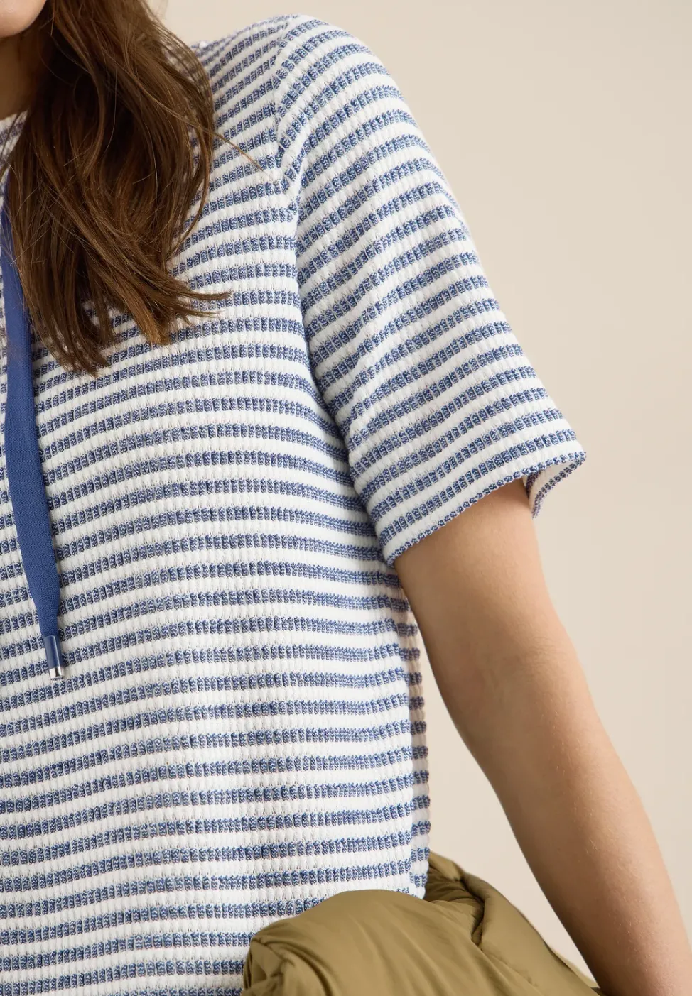 Shirt mit Funnel Neck und Struktur