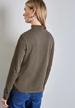 Shirt mit geraffter Schulter