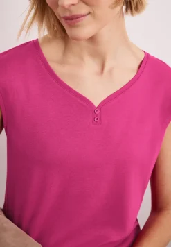 Shirt mit gerundetem V-Ausschnitt