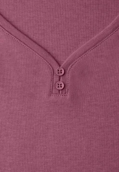 Shirt mit gerundetem V-Ausschnitt