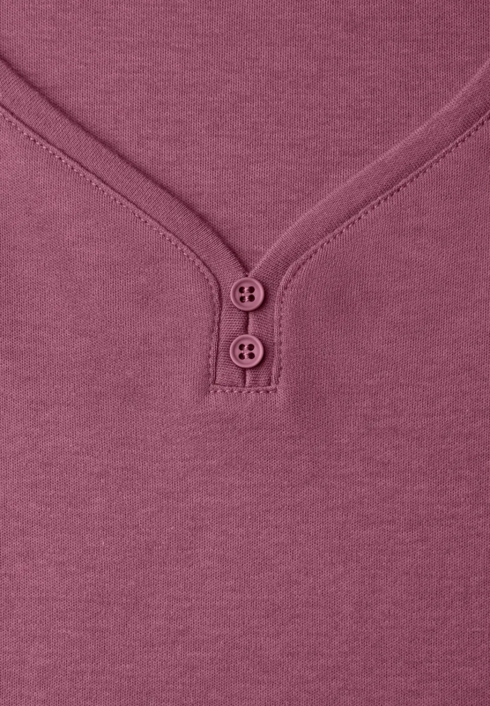 Shirt mit gerundetem V-Ausschnitt