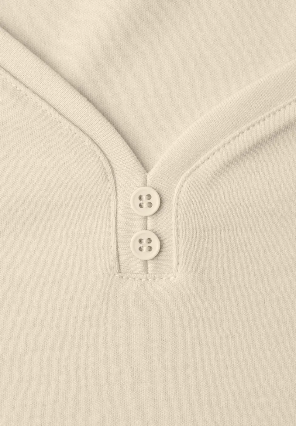 Shirt mit gerundetem V-Ausschnitt