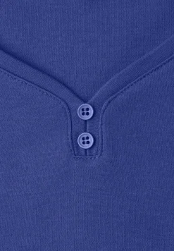 Shirt mit gerundetem V-Ausschnitt