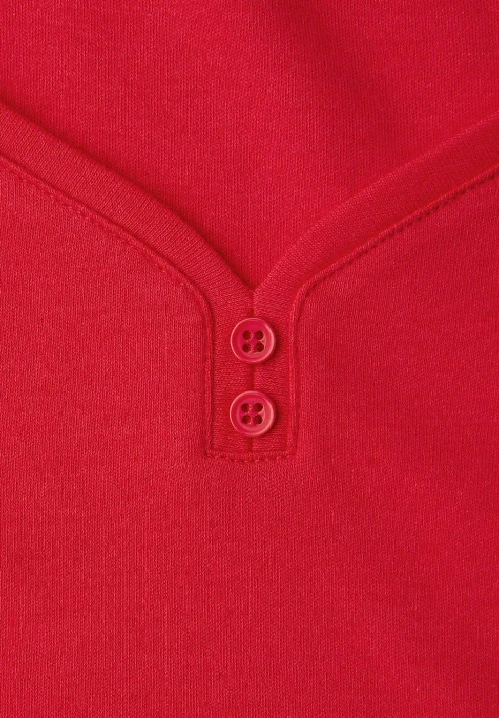 Shirt mit gerundetem V-Ausschnitt