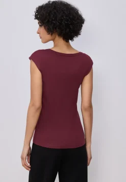 Shirt mit gerundetem V-Ausschnitt