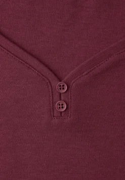 Shirt mit gerundetem V-Ausschnitt