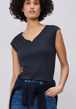 Shirt mit gerundetem V-Ausschnitt
