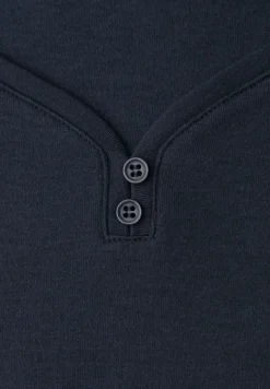 Shirt mit gerundetem V-Ausschnitt
