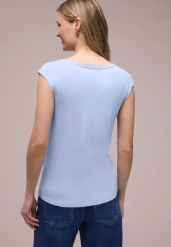 Shirt mit gerundetem V-Ausschnitt