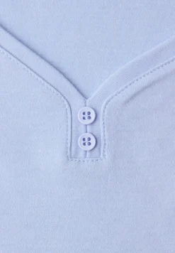 Shirt mit gerundetem V-Ausschnitt