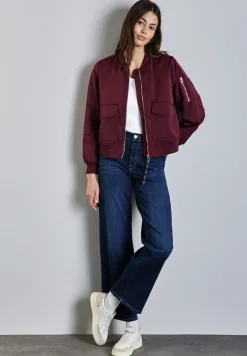 Shirt mit gerundetem V-Neck