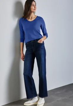 Shirt mit gerundetem V-Neck